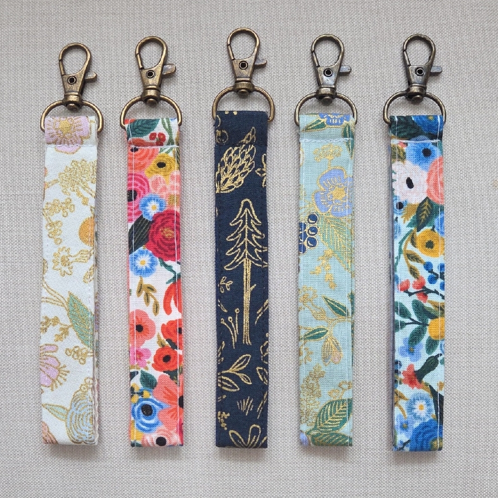 Floral Pattern Keychain Set - Multicolor - image 1